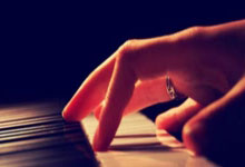 中国十大杠杆配资公司:杠杆炒股平台有哪些-国际金价冲破3550美元 国内金饰价破千 美联储降息预期成最大推手